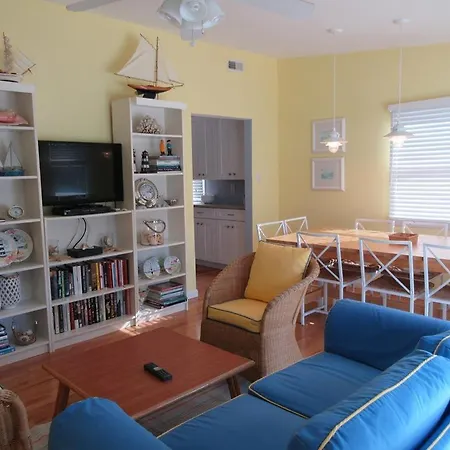 Single Family With Bay Views In Beach Haven